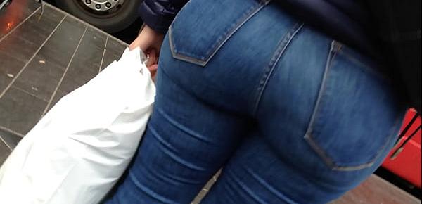  Candid - Best Pawg in jeans No4
